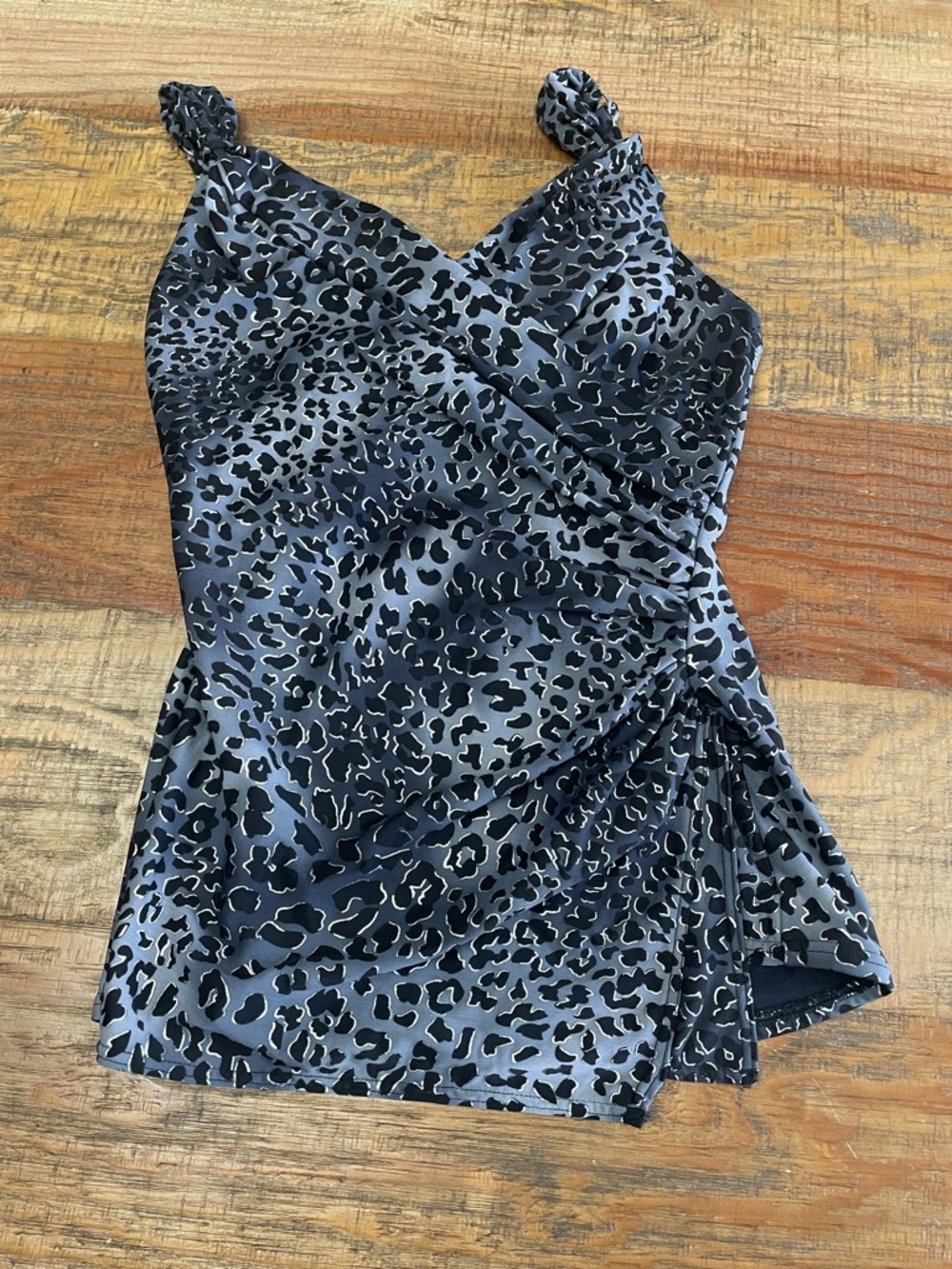 Miraclesuit swimsuit black white  tankini top animal print EU 40. US 7:8?